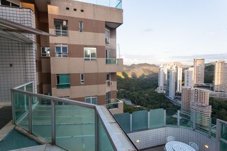 Apartamento à venda com 170m², 3 quartos e 5 vagas Apartamento à venda com 170m², 3 quartos e 5 vagasvaranda suite master