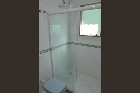 Casa de condomínio à venda com 300m², 4 quartos e 2 vagas Casa de condomínio à venda com 300m², 4 quartos e 2 vagasBanheiro da Suíte 1