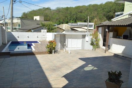 Casa de condomínio à venda com 300m², 4 quartos e 2 vagas Casa de condomínio à venda com 300m², 4 quartos e 2 vagasGaragem