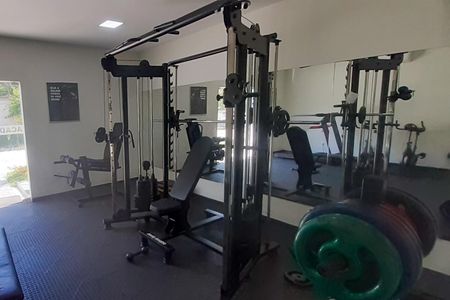 Casa de condomínio à venda com 300m², 4 quartos e 2 vagas Casa de condomínio à venda com 300m², 4 quartos e 2 vagasÁrea comum - Academia