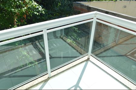 Casa de condomínio à venda com 300m², 4 quartos e 2 vagas Casa de condomínio à venda com 300m², 4 quartos e 2 vagasVaranda da Suíte 1