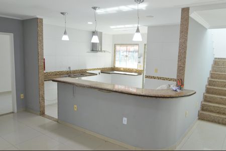 Casa de condomínio à venda com 300m², 4 quartos e 2 vagas Casa de condomínio à venda com 300m², 4 quartos e 2 vagasCozinha