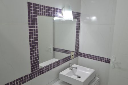 Casa de condomínio à venda com 300m², 4 quartos e 2 vagas Casa de condomínio à venda com 300m², 4 quartos e 2 vagasBanheiro da Suíte 2