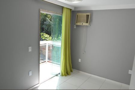 Casa de condomínio à venda com 300m², 4 quartos e 2 vagas Casa de condomínio à venda com 300m², 4 quartos e 2 vagasSuíte 1