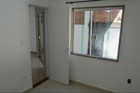 Casa de condomínio à venda com 300m², 4 quartos e 2 vagas Casa de condomínio à venda com 300m², 4 quartos e 2 vagasQuarto