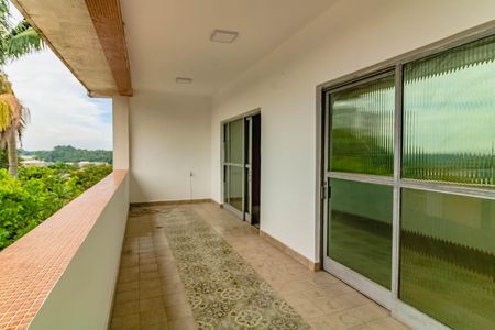 Casa à venda com 400m², 3 quartos e 10 vagas Casa à venda com 400m², 3 quartos e 10 vagasVaranda da Suíte 3