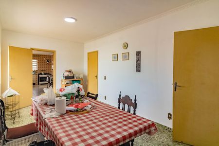 Casa à venda com 400m², 3 quartos e 10 vagas Casa à venda com 400m², 3 quartos e 10 vagasSala de Jantar