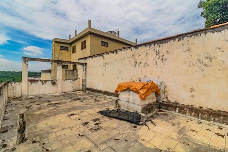 Casa à venda com 400m², 3 quartos e 10 vagas Casa à venda com 400m², 3 quartos e 10 vagasQuintal