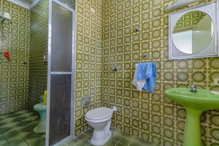 Casa à venda com 400m², 3 quartos e 10 vagas Casa à venda com 400m², 3 quartos e 10 vagasBanheiro da Suíte 2