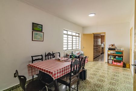 Casa à venda com 400m², 3 quartos e 10 vagas Casa à venda com 400m², 3 quartos e 10 vagasSala de Jantar