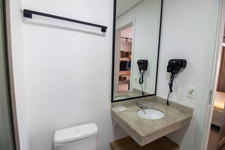 Studio para alugar com 42m², 1 quarto e 1 vaga Studio para alugar com 42m², 1 quarto e 1 vagaBanheiro