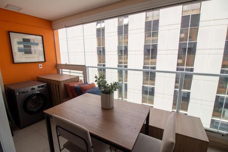 Studio para alugar com 42m², 1 quarto e 1 vaga Studio para alugar com 42m², 1 quarto e 1 vagaVaranda