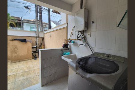 Casa de condomínio para alugar com 350m², 4 quartos e 3 vagas Casa de condomínio para alugar com 350m², 4 quartos e 3 vagasÁrea de Serviço