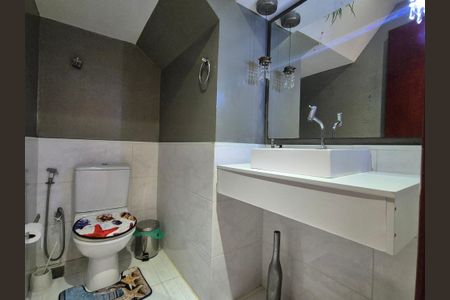 Casa de condomínio para alugar com 350m², 4 quartos e 3 vagas Casa de condomínio para alugar com 350m², 4 quartos e 3 vagasLavabo