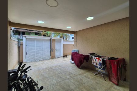 Casa de condomínio para alugar com 350m², 4 quartos e 3 vagas Casa de condomínio para alugar com 350m², 4 quartos e 3 vagasGaragem