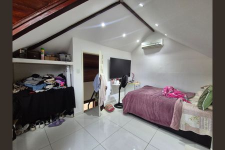 Casa de condomínio para alugar com 350m², 4 quartos e 3 vagas Casa de condomínio para alugar com 350m², 4 quartos e 3 vagasQuarto 3 /Sótão