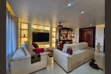 Casa de condomínio para alugar com 350m², 4 quartos e 3 vagas Casa de condomínio para alugar com 350m², 4 quartos e 3 vagasSala