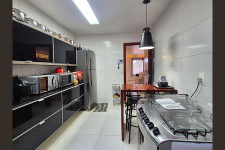 Casa de condomínio para alugar com 350m², 4 quartos e 3 vagas Casa de condomínio para alugar com 350m², 4 quartos e 3 vagasCozinha