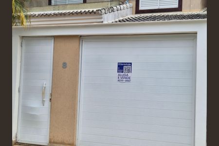 Casa de condomínio para alugar com 350m², 4 quartos e 3 vagas Casa de condomínio para alugar com 350m², 4 quartos e 3 vagasPlaca