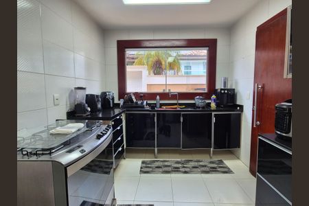 Casa de condomínio para alugar com 350m², 4 quartos e 3 vagas Casa de condomínio para alugar com 350m², 4 quartos e 3 vagasCozinha