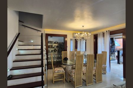 Casa de condomínio para alugar com 350m², 4 quartos e 3 vagas Casa de condomínio para alugar com 350m², 4 quartos e 3 vagasSala