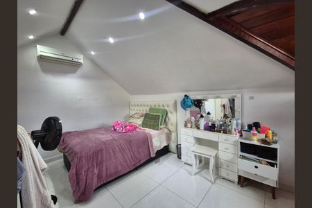 Casa de condomínio para alugar com 350m², 4 quartos e 3 vagas Casa de condomínio para alugar com 350m², 4 quartos e 3 vagasQuarto 3 /Sótão