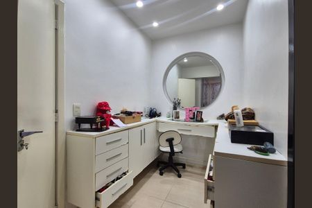 Casa de condomínio para alugar com 350m², 4 quartos e 3 vagas Casa de condomínio para alugar com 350m², 4 quartos e 3 vagasSuíte