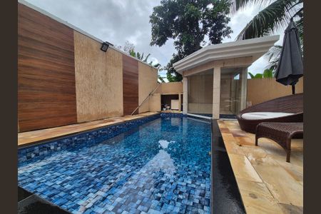 Casa de condomínio para alugar com 350m², 4 quartos e 3 vagas Casa de condomínio para alugar com 350m², 4 quartos e 3 vagasÁrea externa