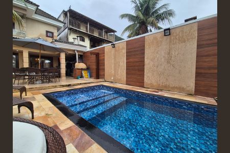 Casa de condomínio para alugar com 350m², 4 quartos e 3 vagas Casa de condomínio para alugar com 350m², 4 quartos e 3 vagasÁrea externa