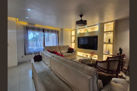 Casa de condomínio para alugar com 350m², 4 quartos e 3 vagas Casa de condomínio para alugar com 350m², 4 quartos e 3 vagasSala