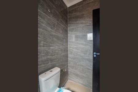 Casa à venda com 66m², 2 quartos e 1 vaga Casa à venda com 66m², 2 quartos e 1 vagaBanheiro da Suíte 1