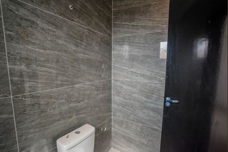 Casa à venda com 66m², 2 quartos e 1 vaga Casa à venda com 66m², 2 quartos e 1 vagaBanheiro da Suíte 1