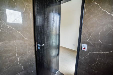 Casa à venda com 66m², 2 quartos e 1 vaga Casa à venda com 66m², 2 quartos e 1 vagaBanheiro da Suíte 2