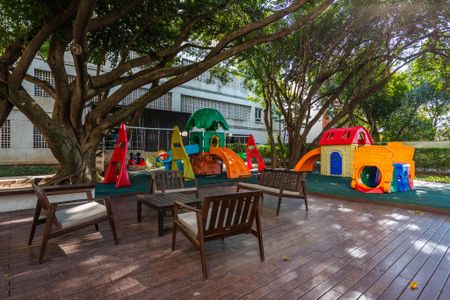 Apartamento para alugar com 105m², 3 quartos e 2 vagas Apartamento para alugar com 105m², 3 quartos e 2 vagasÁrea comum - Playground