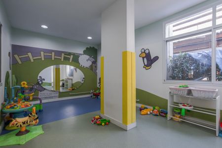 Apartamento para alugar com 105m², 3 quartos e 2 vagas Apartamento para alugar com 105m², 3 quartos e 2 vagasÁrea comum - Brinquedoteca