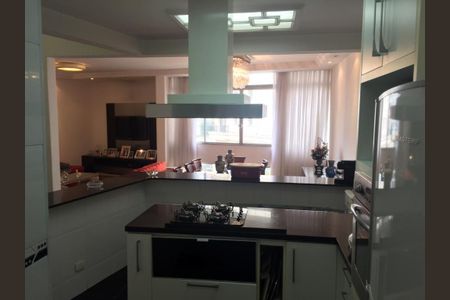 Apartamento à venda com 180m², 3 quartos e 1 vaga