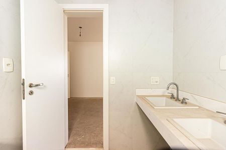Apartamento à venda com 192m², 3 quartos e 4 vagas Apartamento à venda com 192m², 3 quartos e 4 vagasBanheiro Suíte 1