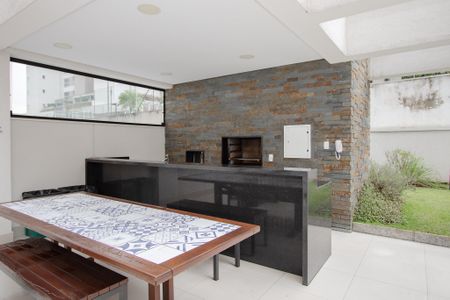 Apartamento à venda com 192m², 3 quartos e 4 vagas Apartamento à venda com 192m², 3 quartos e 4 vagasÁrea comum - Churrasqueira