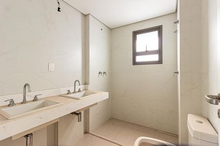 Apartamento à venda com 192m², 3 quartos e 4 vagas Apartamento à venda com 192m², 3 quartos e 4 vagasBanheiro Suíte 1