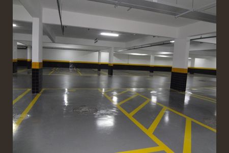 Apartamento à venda com 192m², 3 quartos e 4 vagas Apartamento à venda com 192m², 3 quartos e 4 vagasGaragem