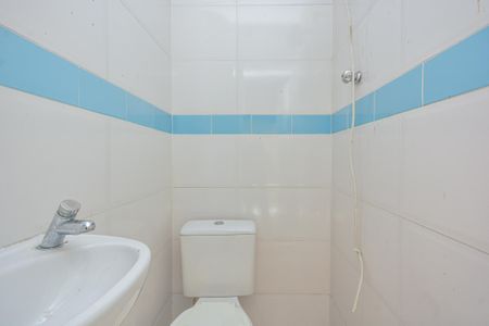 Lavabo de casa para alugar com 4 quartos, 210m² em Jardim Santa Helena, São Paulo