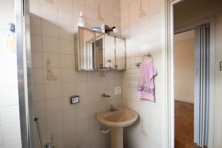 Apartamento à venda com 65m², 2 quartos e sem vaga Apartamento à venda com 65m², 2 quartos e sem vagaBanheiro