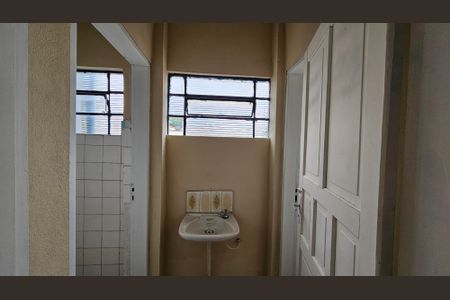 Casa à venda com 175m², 2 quartos e 2 vagas Casa à venda com 175m², 2 quartos e 2 vagasBanheiro de Serviço