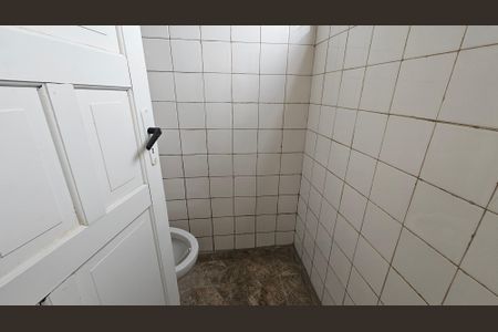 Casa à venda com 175m², 2 quartos e 2 vagas Casa à venda com 175m², 2 quartos e 2 vagasBanheiro de Serviço