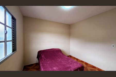 Casa à venda com 175m², 2 quartos e 2 vagas Casa à venda com 175m², 2 quartos e 2 vagasQuarto 2