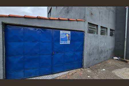 Casa à venda com 175m², 2 quartos e 2 vagas Casa à venda com 175m², 2 quartos e 2 vagasFachada - placa