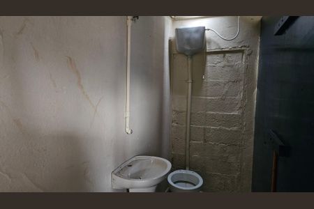 Casa à venda com 175m², 2 quartos e 2 vagas Casa à venda com 175m², 2 quartos e 2 vagasBanheiro de Serviço