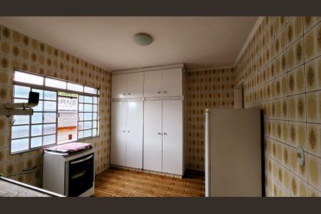 Casa à venda com 175m², 2 quartos e 2 vagas Casa à venda com 175m², 2 quartos e 2 vagasCozinha