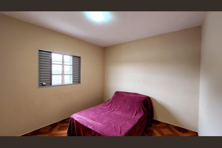 Casa à venda com 175m², 2 quartos e 2 vagas Casa à venda com 175m², 2 quartos e 2 vagasQuarto 2