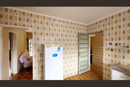 Casa à venda com 175m², 2 quartos e 2 vagas Casa à venda com 175m², 2 quartos e 2 vagasCozinha